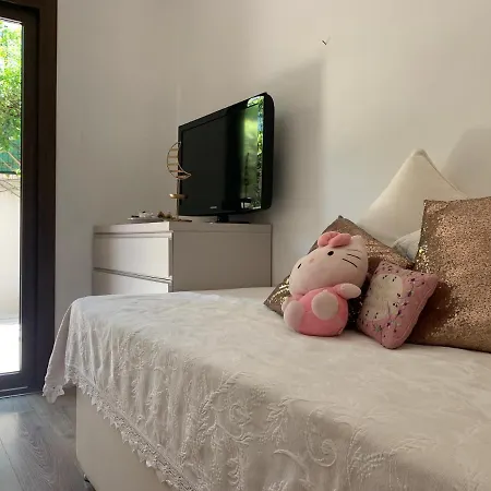 Апартаменты 3 Bedroom Flat 500m Walking Distance To The In Yahsi Ортакент