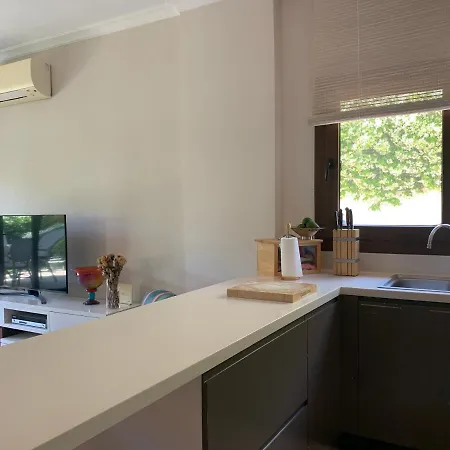 3 Bedroom Flat 500m Walking Distance To The In Yahsi Ортакент